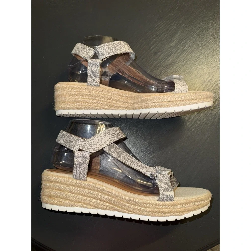 Universal Thread Wedge Espadrille Sandal Snake Print Size 10 Women